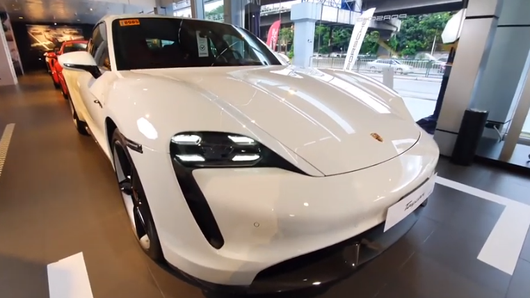 Electric Vehicle with a Soul: Porsche Taycan Turbo S