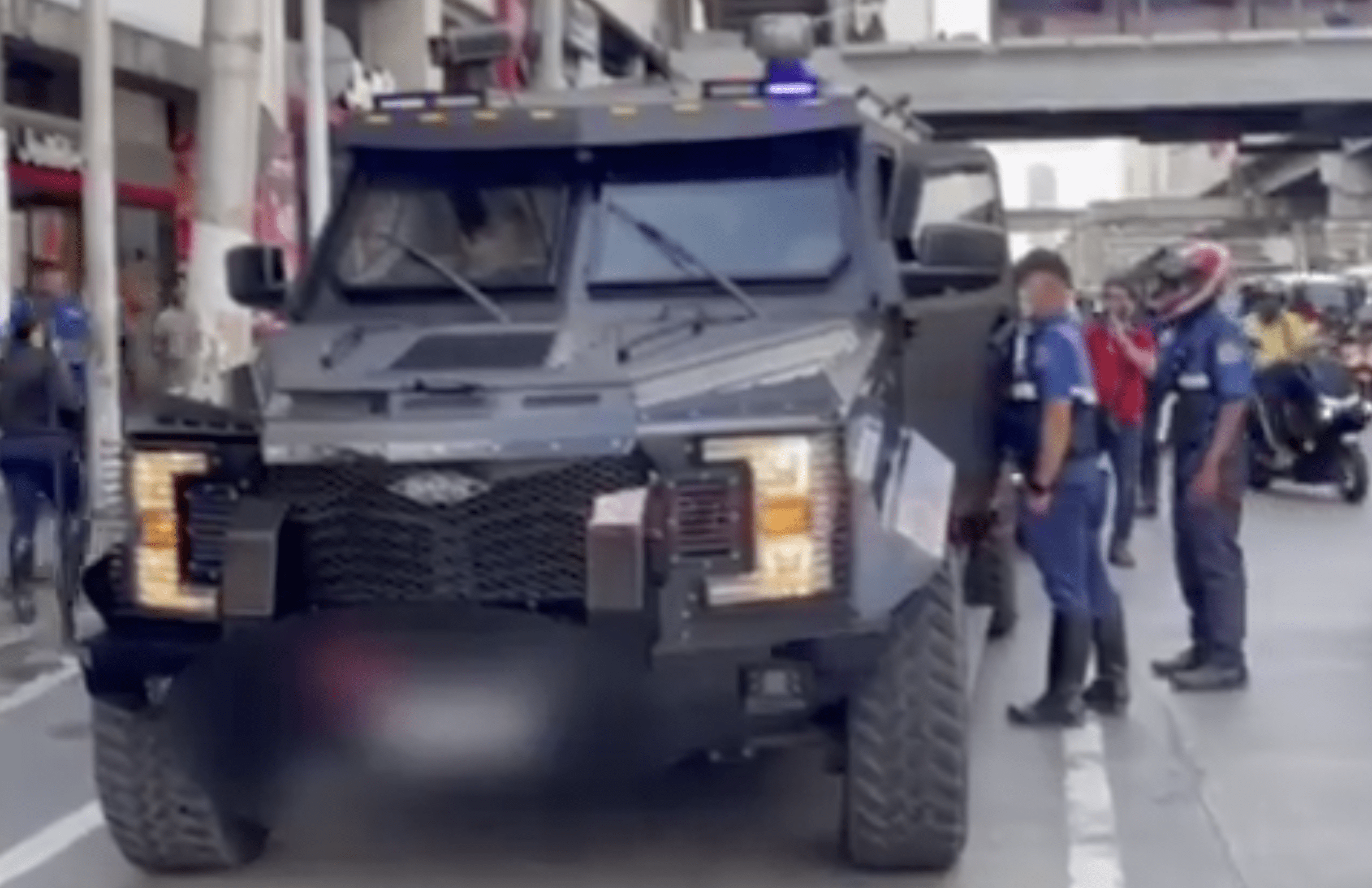 Chavit caught on Edsa bus lane, enforcers apologetic - Inquirer Mobility